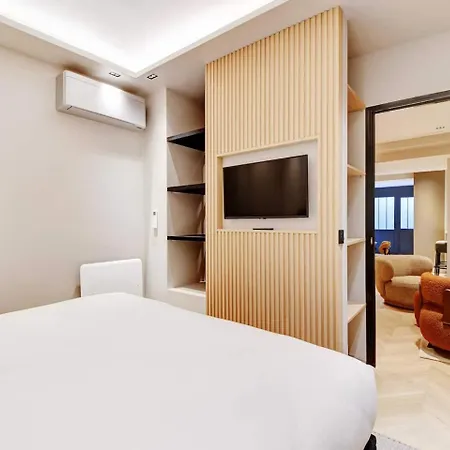 Διαμέρισμα Parisian Dream Apartment *