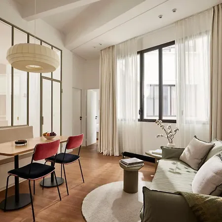 Διαμέρισμα Parisian Dream Apartment *